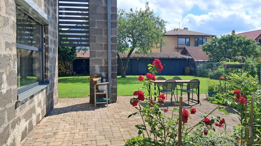 Dārziņu 50. l., Rīga — maja