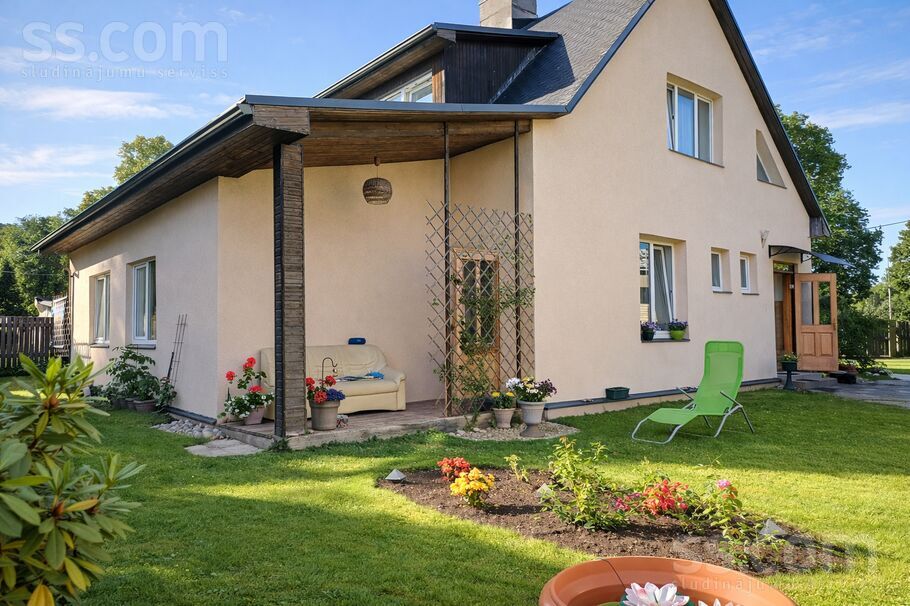 Tēriņu 74, Rīga — maja