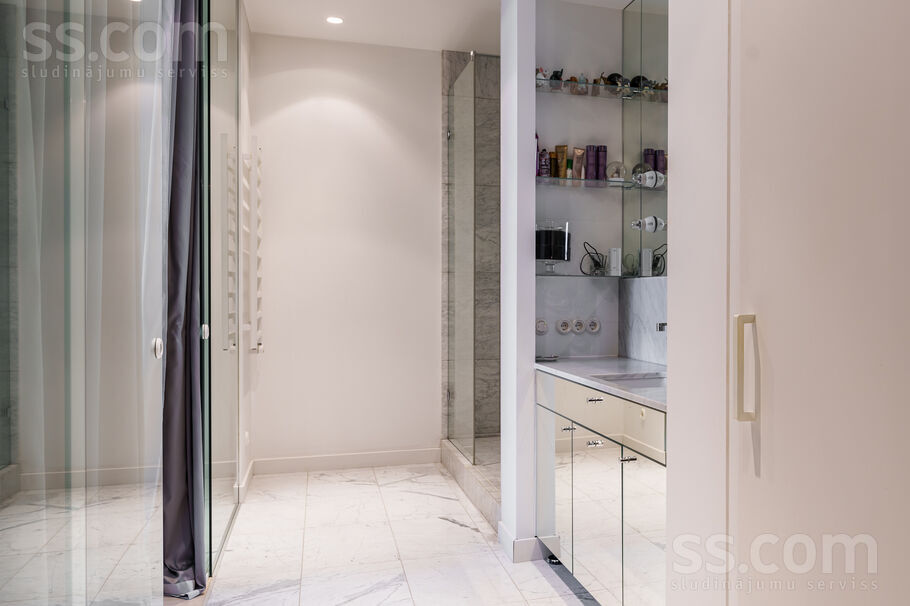 Republikas laukums 3, Rīga — dzivoklis