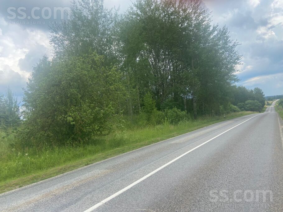 Akmeņkalns, Ludza un raj., Ludza — zeme