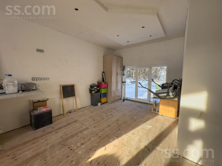 Dzintara iela 11, Engure, Tukums un raj., Engures pag. — maja