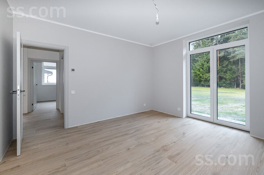 Melleņu iela 14, Ogre un raj., Ogre — maja