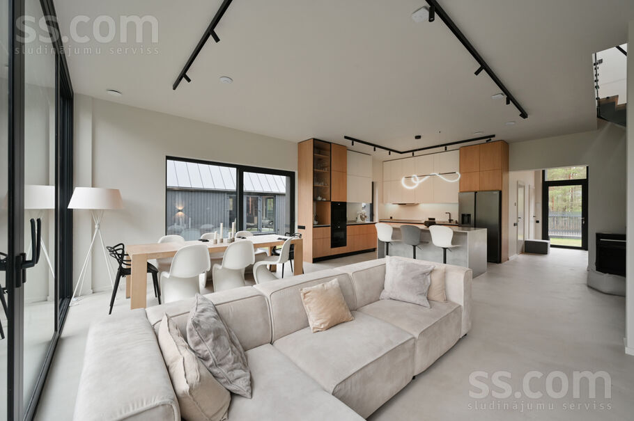 Ričarda 100, Baltezers, Rīgas rajons, Ādažu nov. — maja