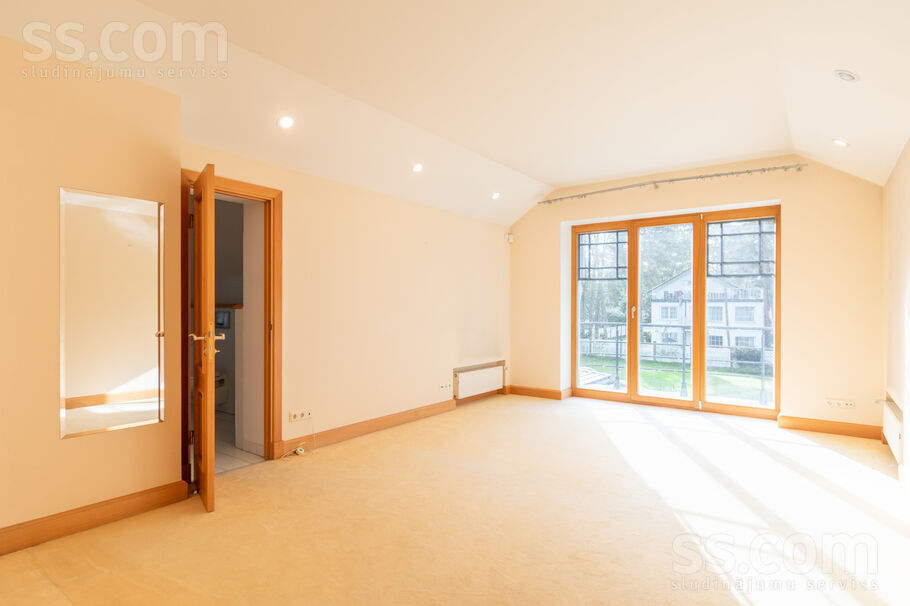 Parka iela 2, Jūrmala — maja