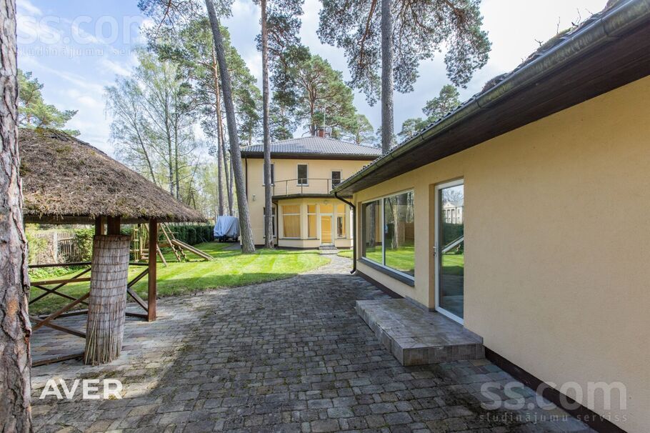 Kuģu iela 15, Jūrmala — maja