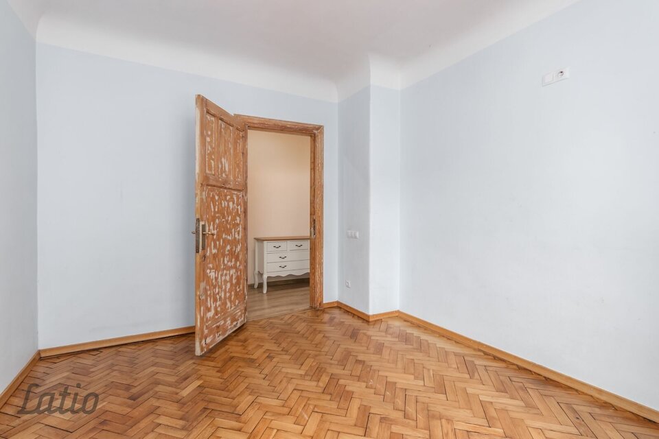 Sparģeļu iela 10, Rīga