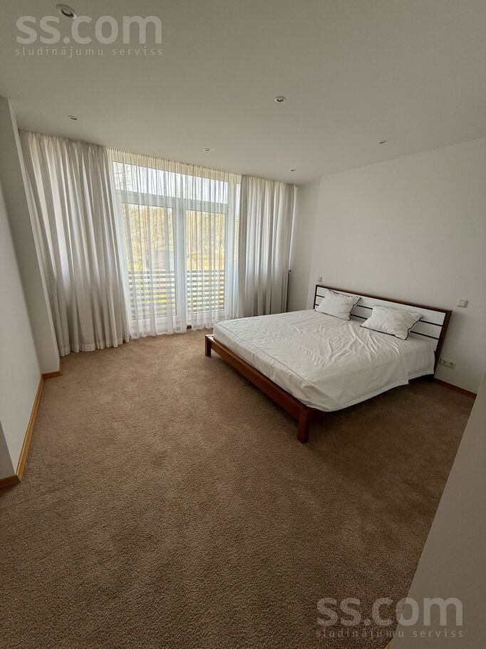 Melluzu prospects 77, Jūrmala — dzivoklis