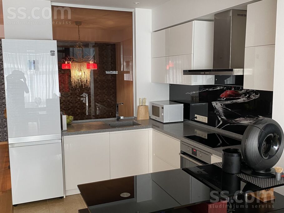 Melluzu prospects 77, Jūrmala — dzivoklis