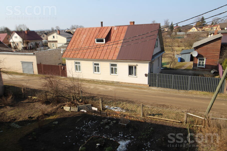 Aptiekas 40, Daugavpils un raj., Daugavpils — dzivoklis