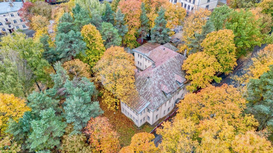 Kapseļu 18, Rīga — maja