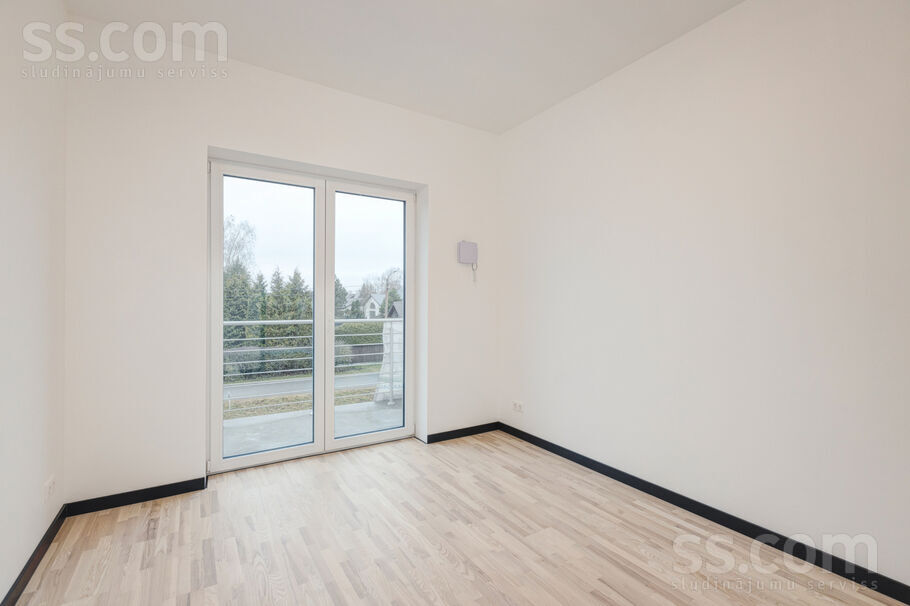 Rītausmas iela 1, Mārupe, Rīgas rajons, Mārupes pag. — maja