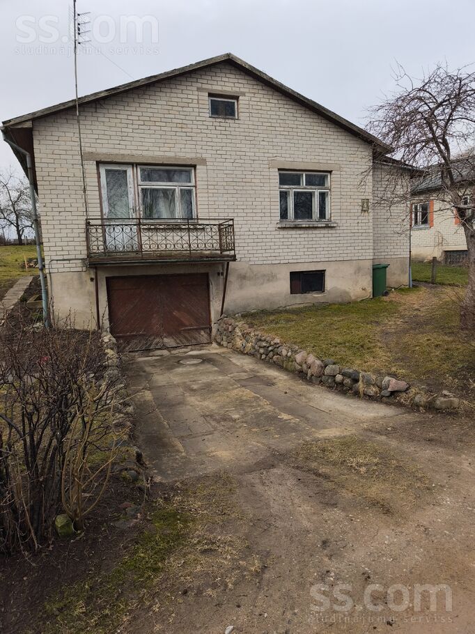 Straumes iela 5, Talsi un raj., Valdemārpils — maja