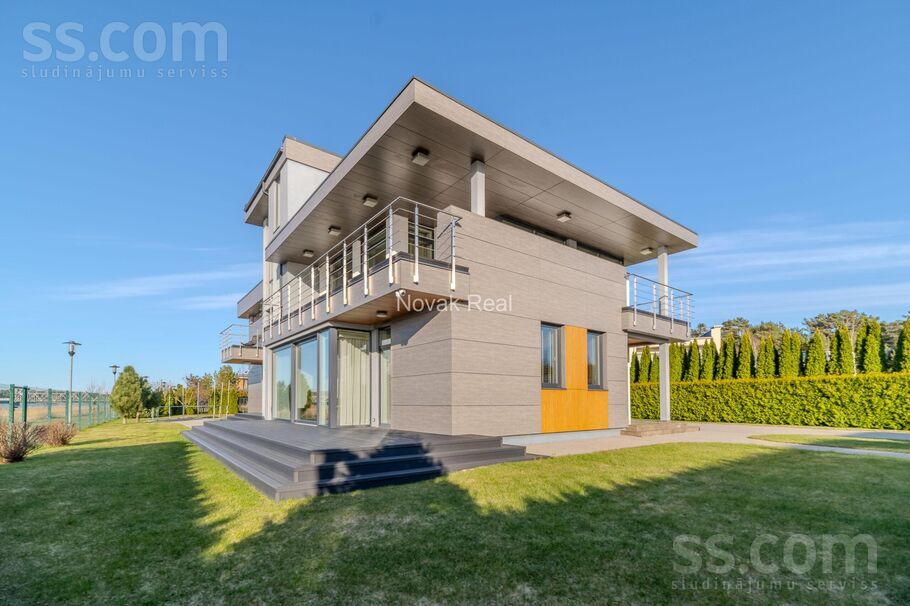 Laipu iela 2, Jūrmala — maja