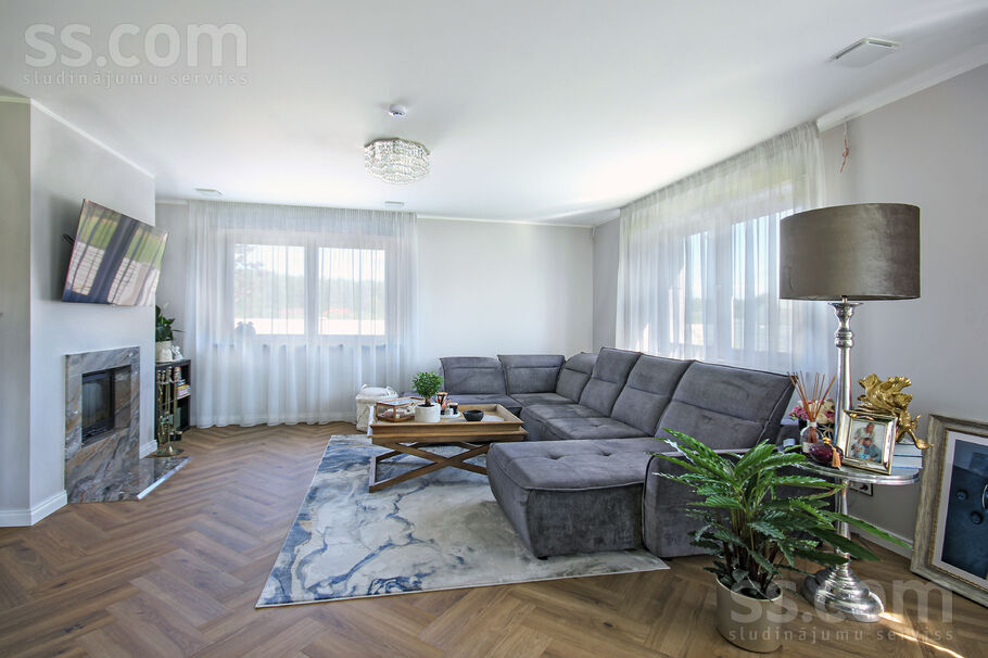 Sebru, Sēbruciems, Rīgas rajons, Babītes pag. — maja