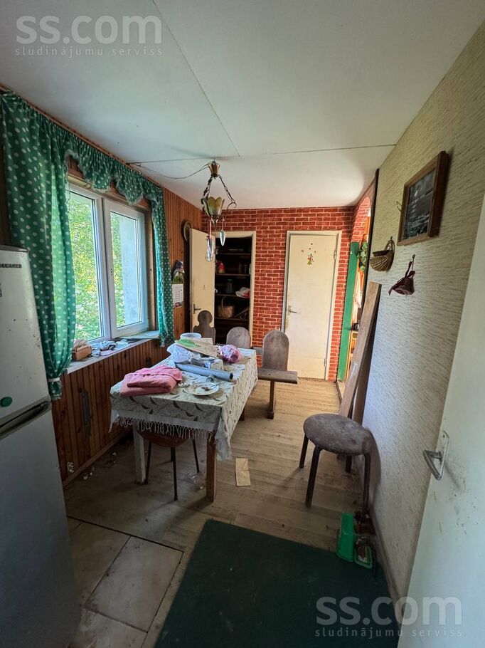 Ābeļziedi, Zūras, Ventspils un raj., Vārves pag. — maja