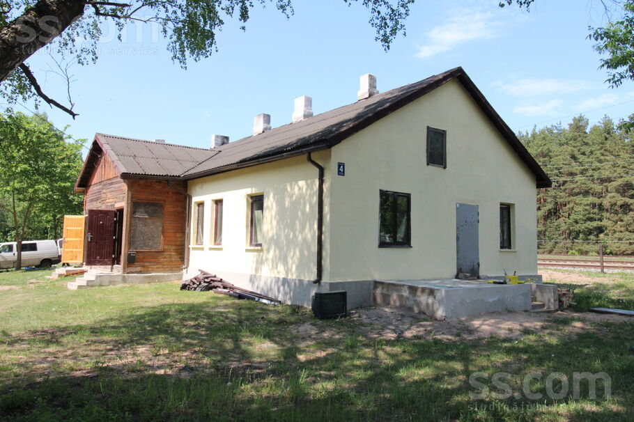 Vecāķu pr. 4, Rīga — maja