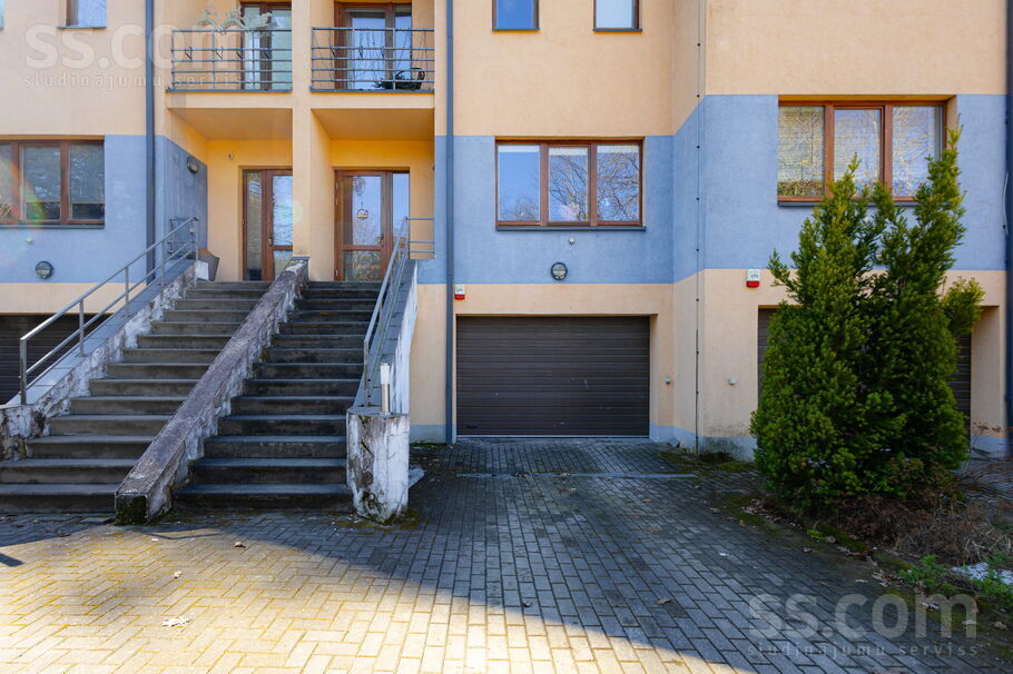 Jūrkalnes 75, Rīga — maja