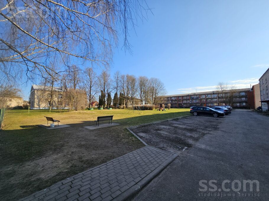 Zaļā iela 3, Namiķi, Saldus un raj., Lutriņu pag. — dzivoklis