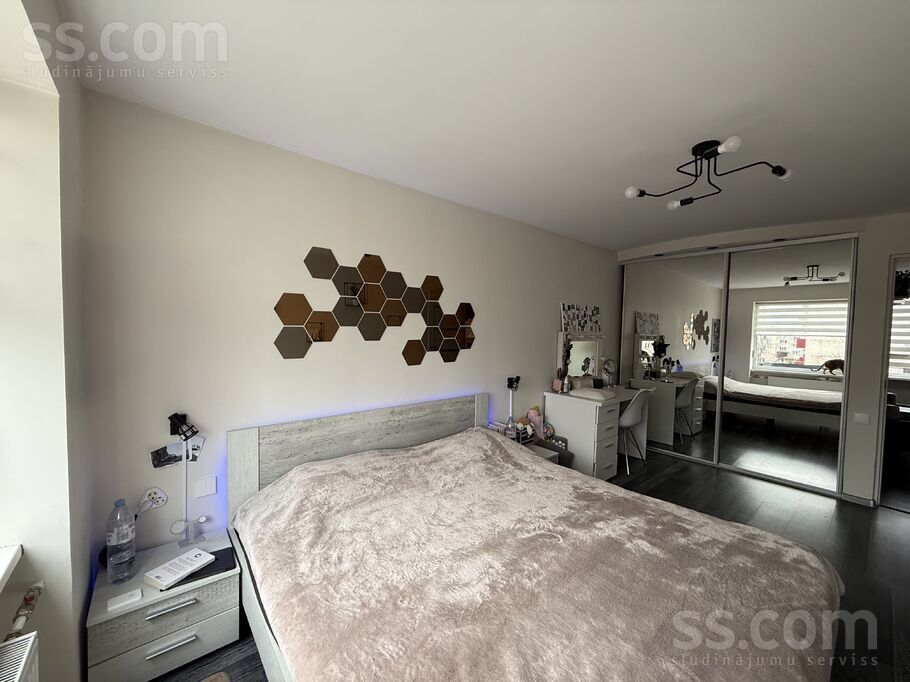 8 18, Jēkabpils un raj., Jēkabpils — dzivoklis