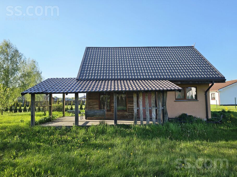 Mežrozīšu iela 9, Jaunmārupe, Rīgas rajons, Mārupes pag. — maja