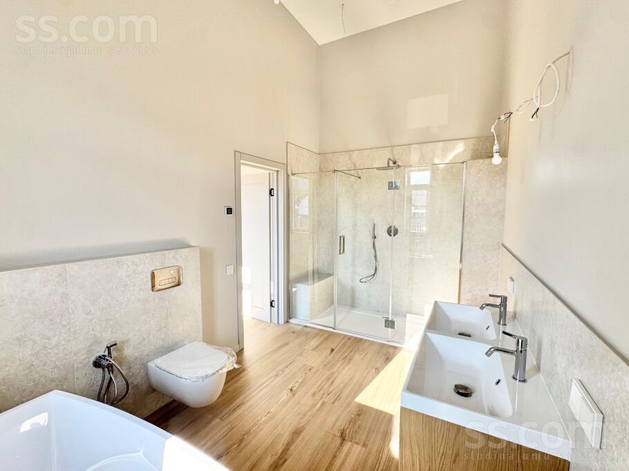 Melleņu iela 14, Ogre un raj., Ogre — maja