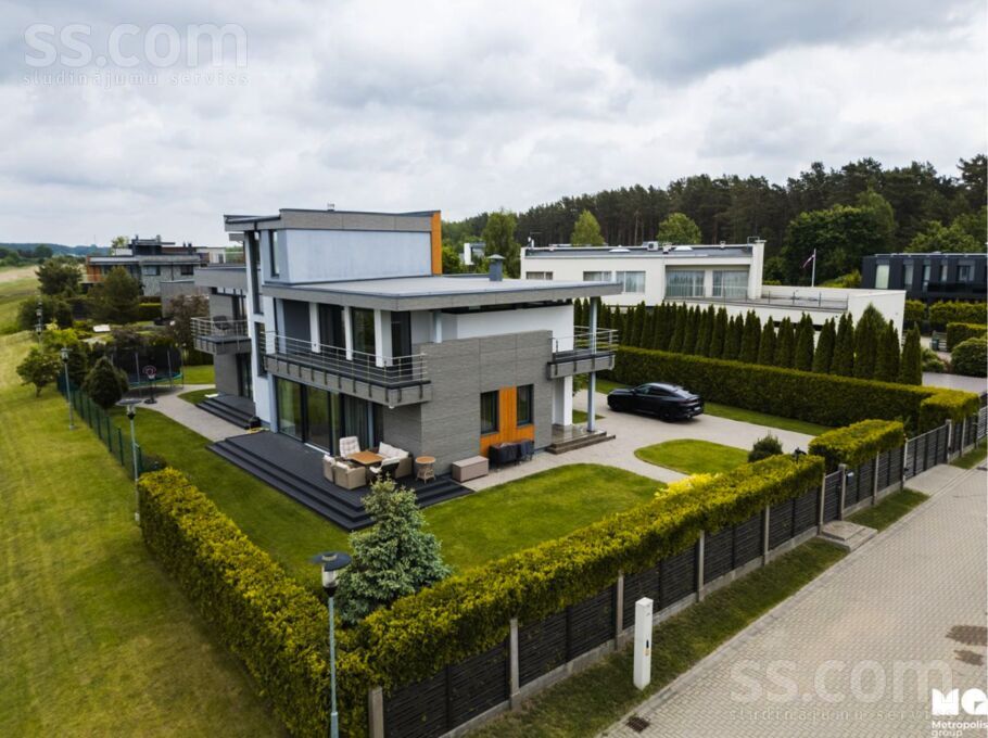 Laipu iela 2, Jūrmala — maja