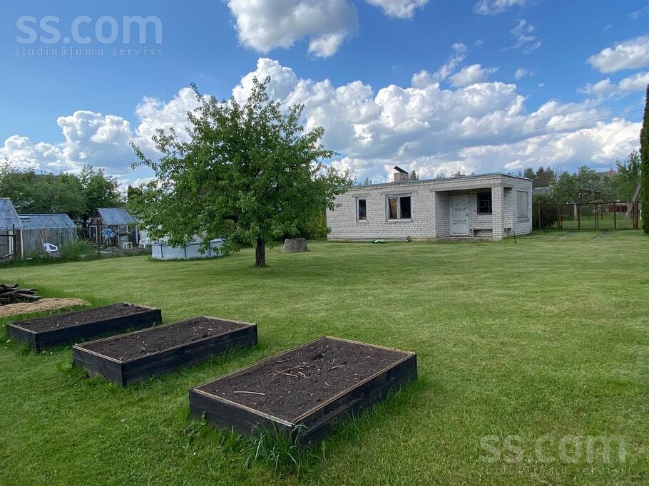 Ķiršu iela 10, Jāņupe, Rīgas rajons, Olaines pag. — maja