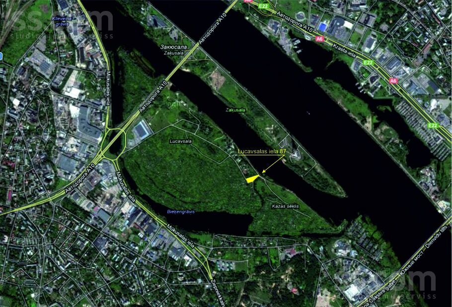 Lucavsala 87, Rīga — zeme