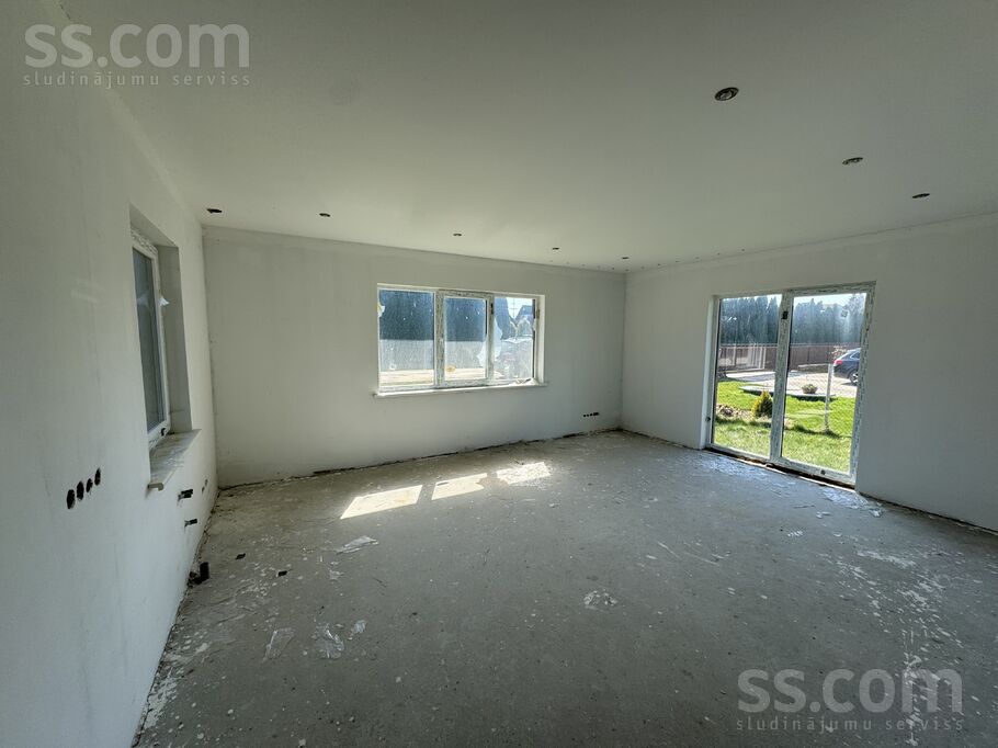 Bērzu iela 11, Iecava, Bauska un raj., Iecavas nov. — maja