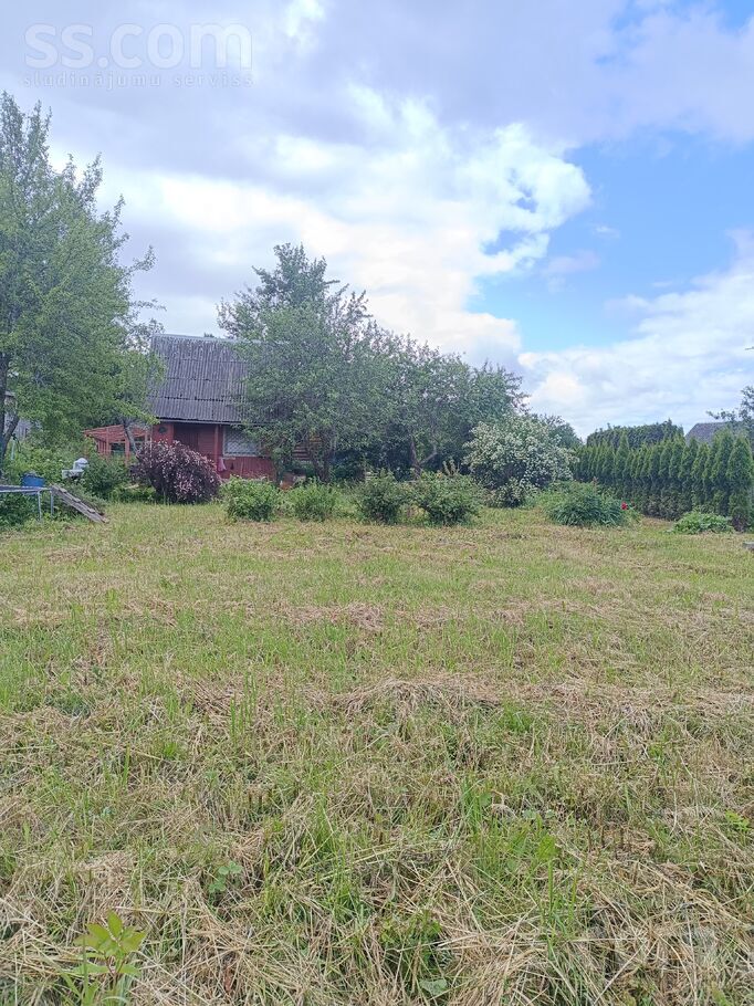 Dārziņš 72, Salas, Madona un raj., Praulienas pag. — maja