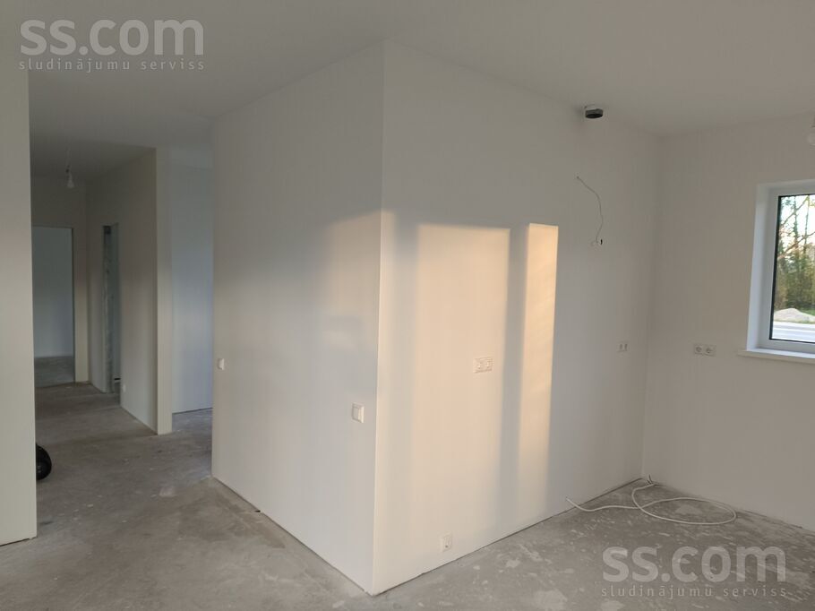 Rembates iela 35a, Ogre un raj., Lielvārde — maja