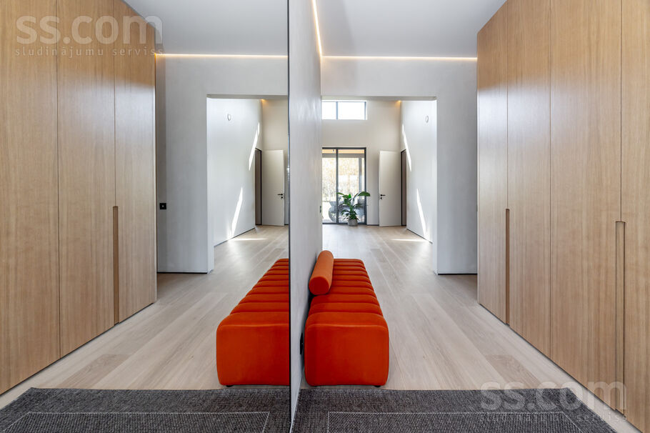 Mežavēju iela 8, Mārupe, Rīgas rajons, Mārupes pag. — maja