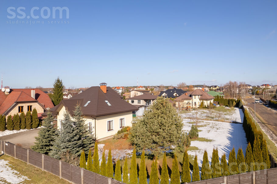 Upeņu iela 2, Rāmava, Rīgas rajons, Ķekavas pag. — maja