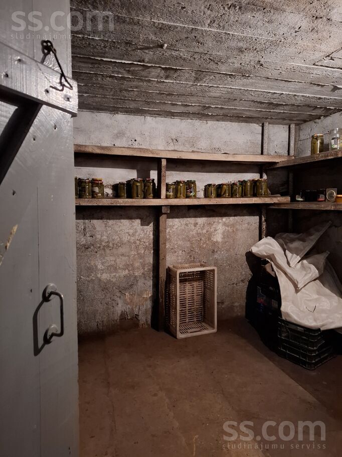 Šķūņu, Valmiera un raj., Valmiera — maja