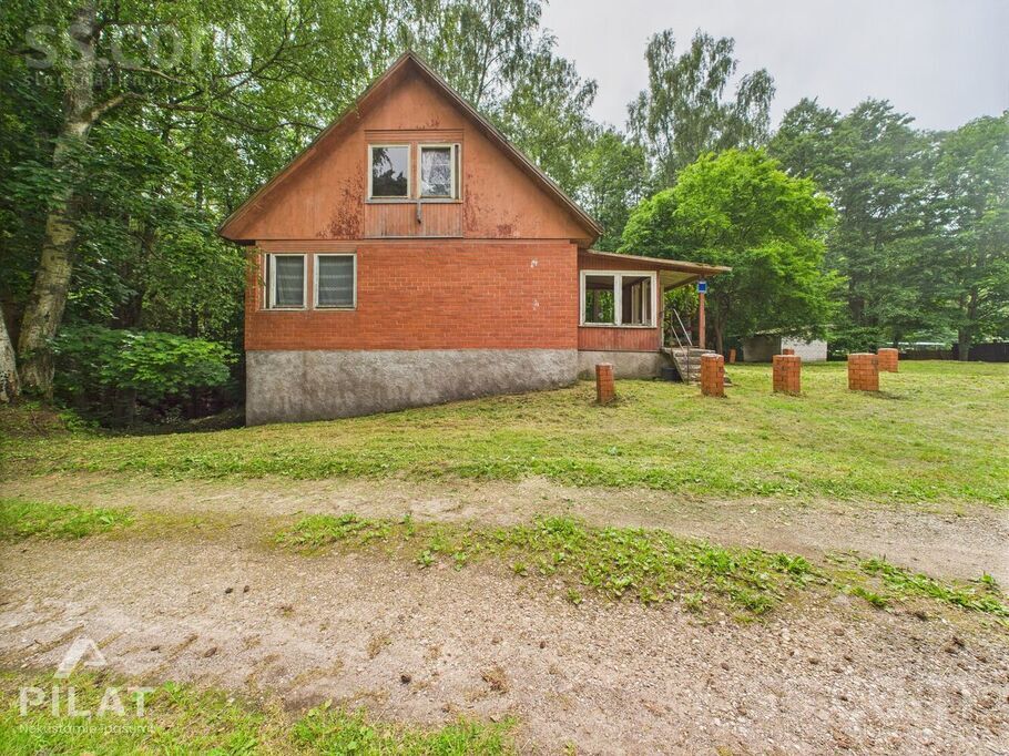 Roja, Roja, Talsi un raj., Rojas pag. — maja