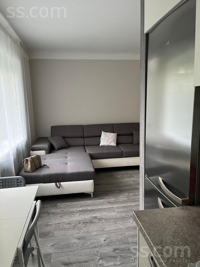 Zaļenieku 22, Rīga — dzivoklis