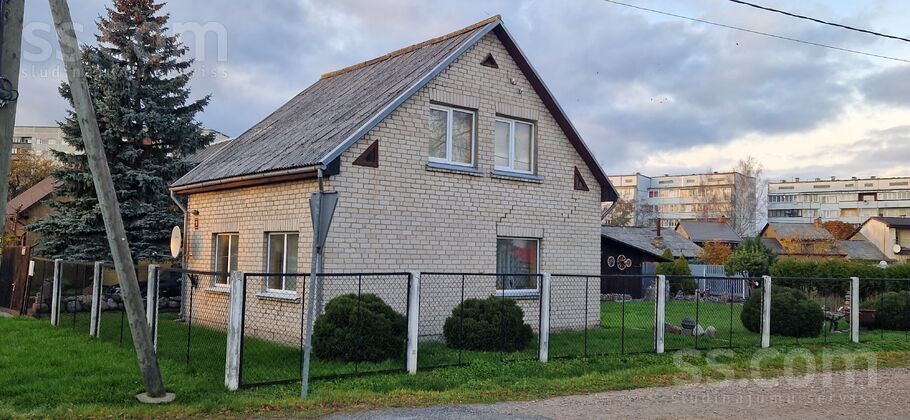 Vasaras 10, Jelgava un raj., Jelgava — maja