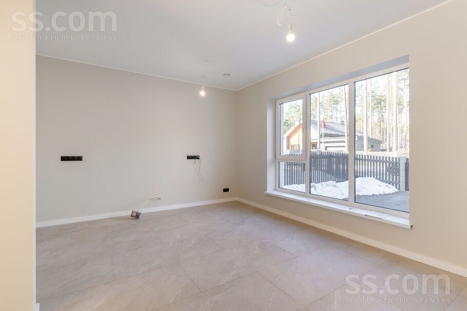 Dzintaru 4, Berģi, Rīgas rajons, Garkalnes nov. — maja