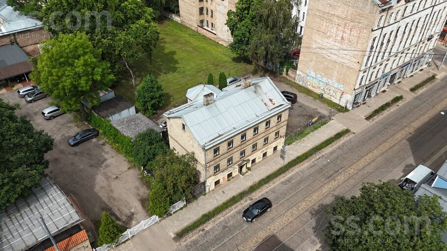 Barona 89, Rīga — zeme