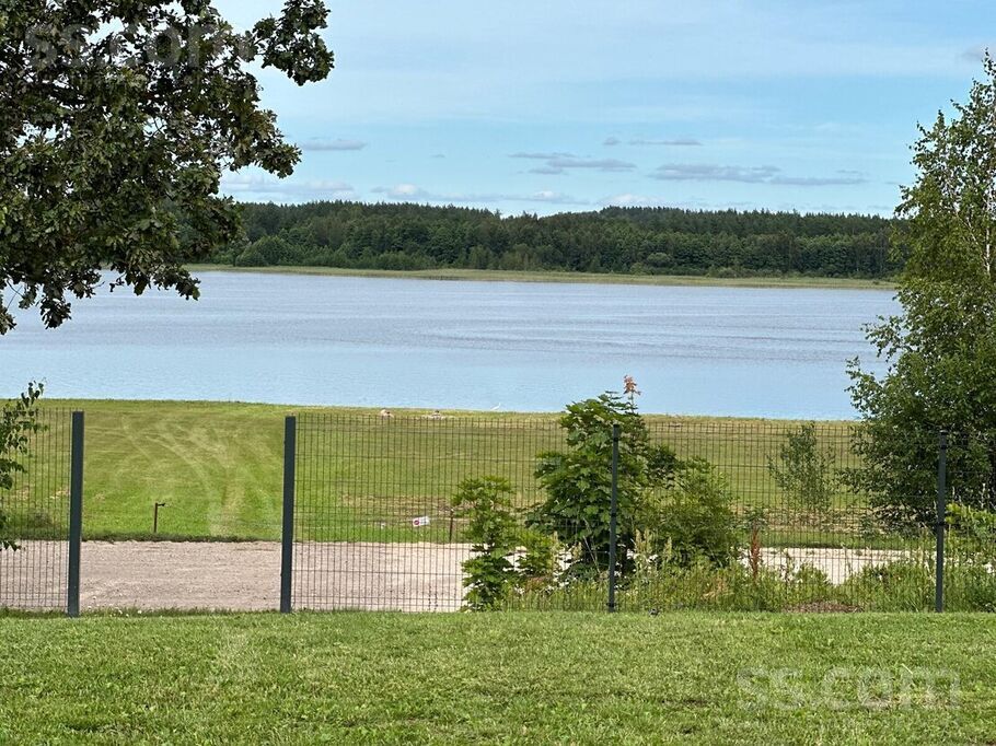 Biržkalna ezers, Kapiņi, Preiļi un raj., Aglonas pag. — zeme