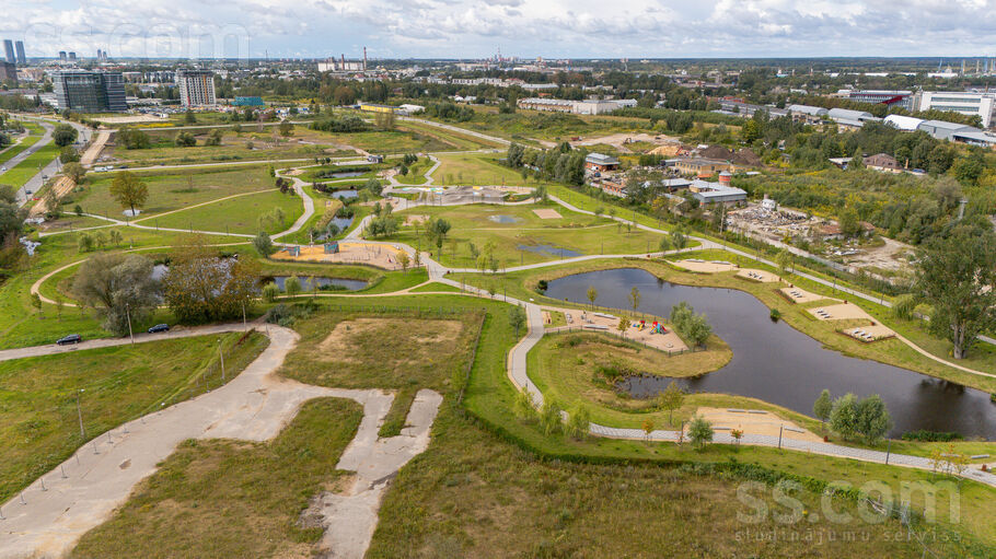 Laktas 40, Rīga — zeme