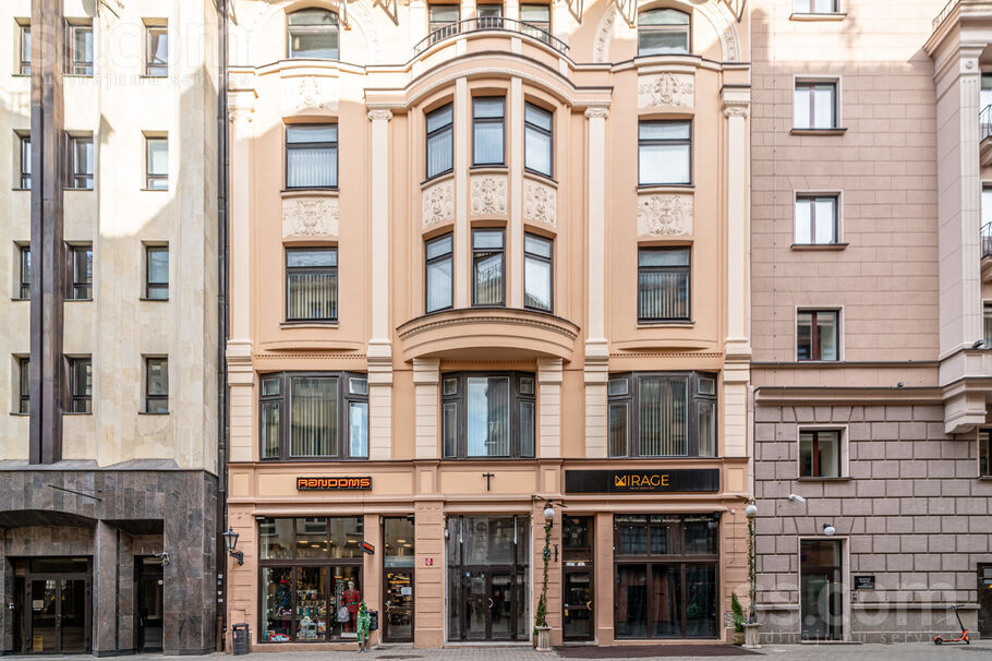 Aspazijas bulv. 20, Rīga — maja