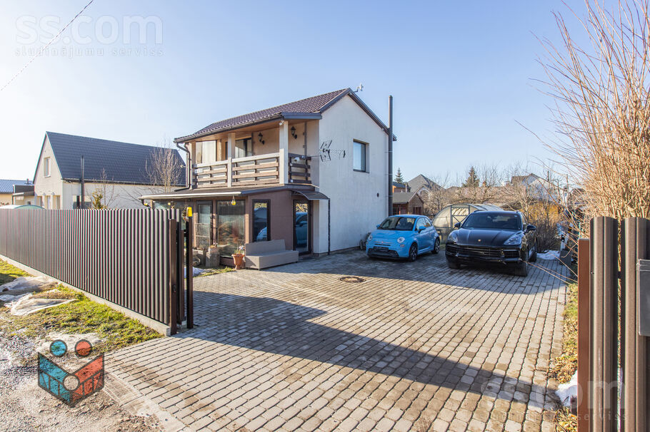 Lefkoju 17, Ziedonis, Rīgas rajons, Ķekavas pag. — maja