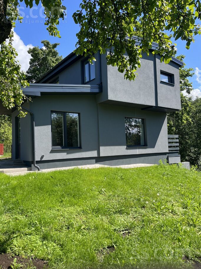 Alauksta iela 17, Rīgas rajons, Saulkrasti — maja