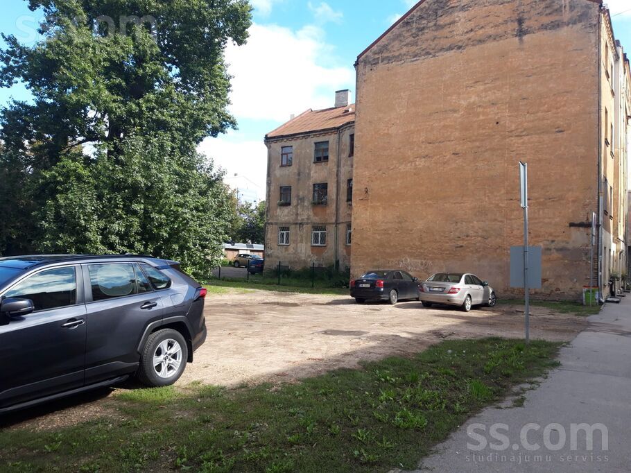 Dagdas 1a, Rīga — zeme