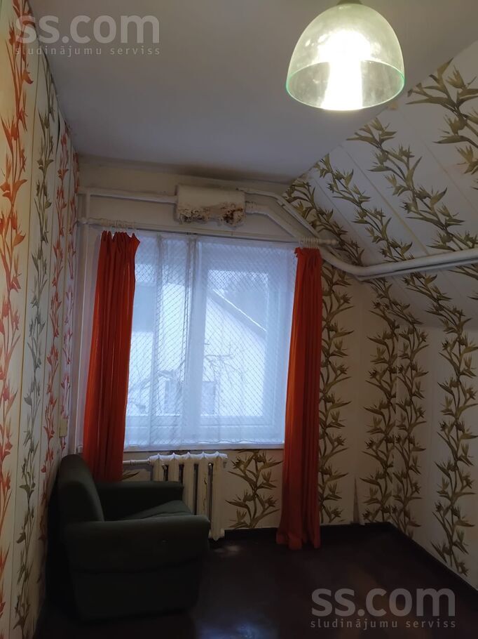 Ozolnieku 19b, Rīga — maja