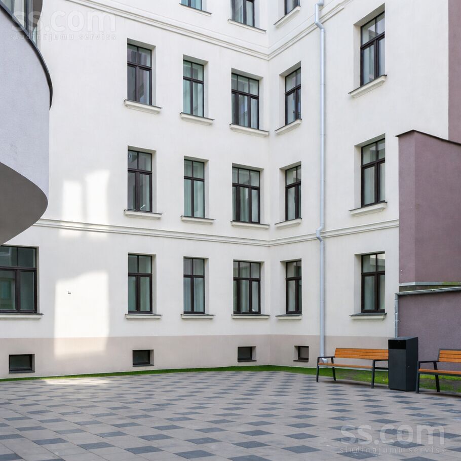 Pulkv. Brieža 10, Rīga — dzivoklis