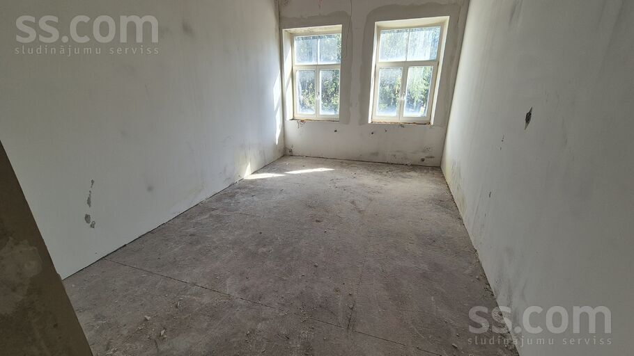 Dzirnavu 136, Rīga — maja