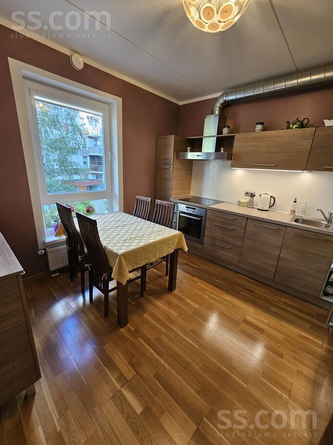 Upeņu 17, Rīga — dzivoklis