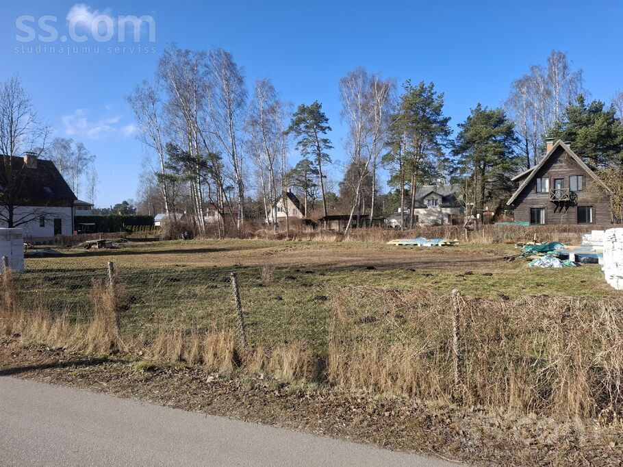 Apes iela 21, Jūrmala — zeme